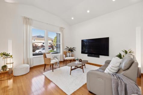 82 Maybeck Street Novato CA 94949