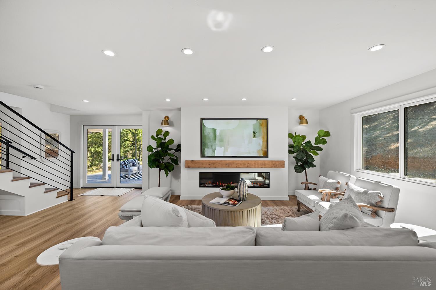 3229 W Dry Creek Road Healdsburg CA 95448