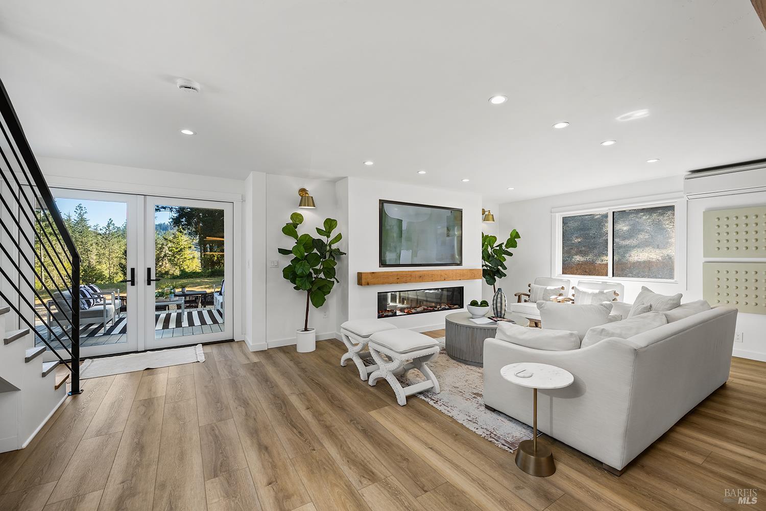 3229 W Dry Creek Road Healdsburg CA 95448
