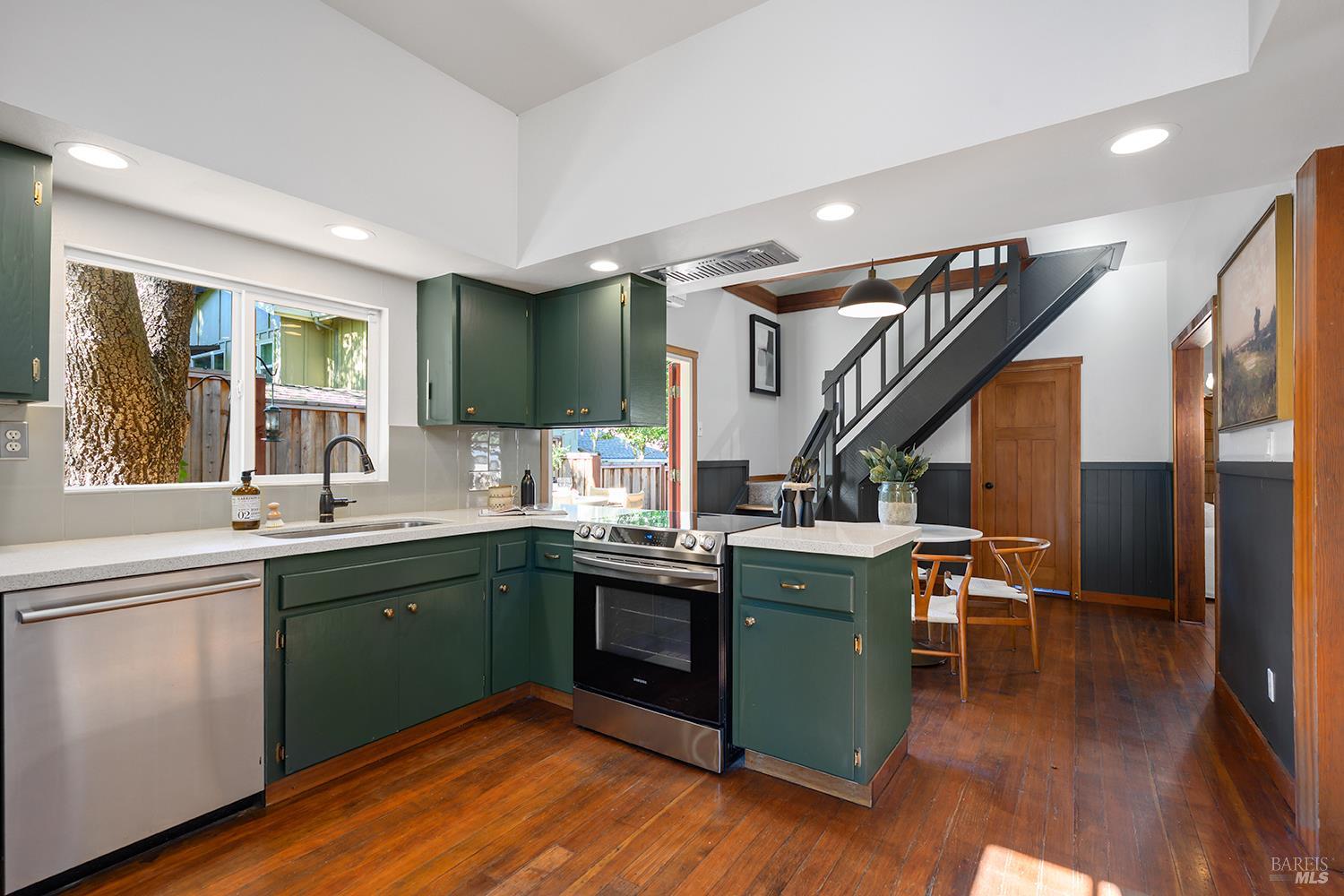 306 Pitt Avenue Sebastopol CA 95472
