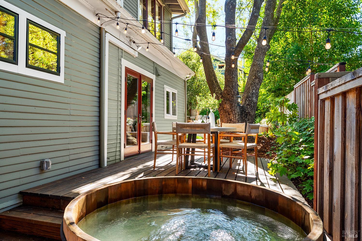 306 Pitt Avenue Sebastopol CA 95472