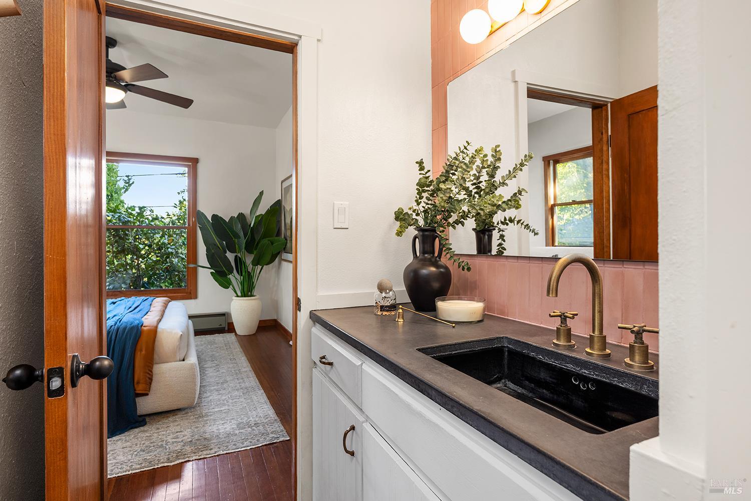 306 Pitt Avenue Sebastopol CA 95472