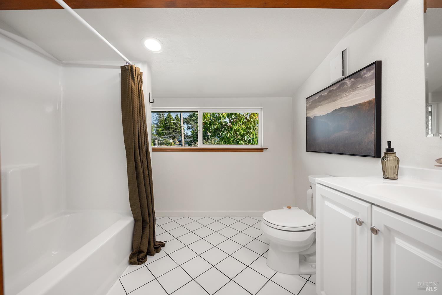 306 Pitt Avenue Sebastopol CA 95472