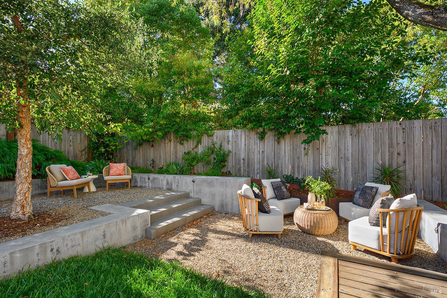306 Pitt Avenue Sebastopol CA 95472