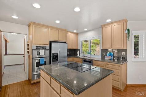 5 Wimbledon Court Novato CA 94949