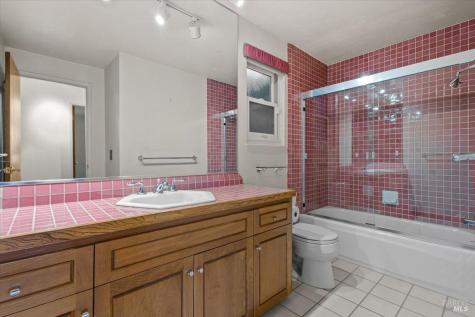 5 Wimbledon Court Novato CA 94949