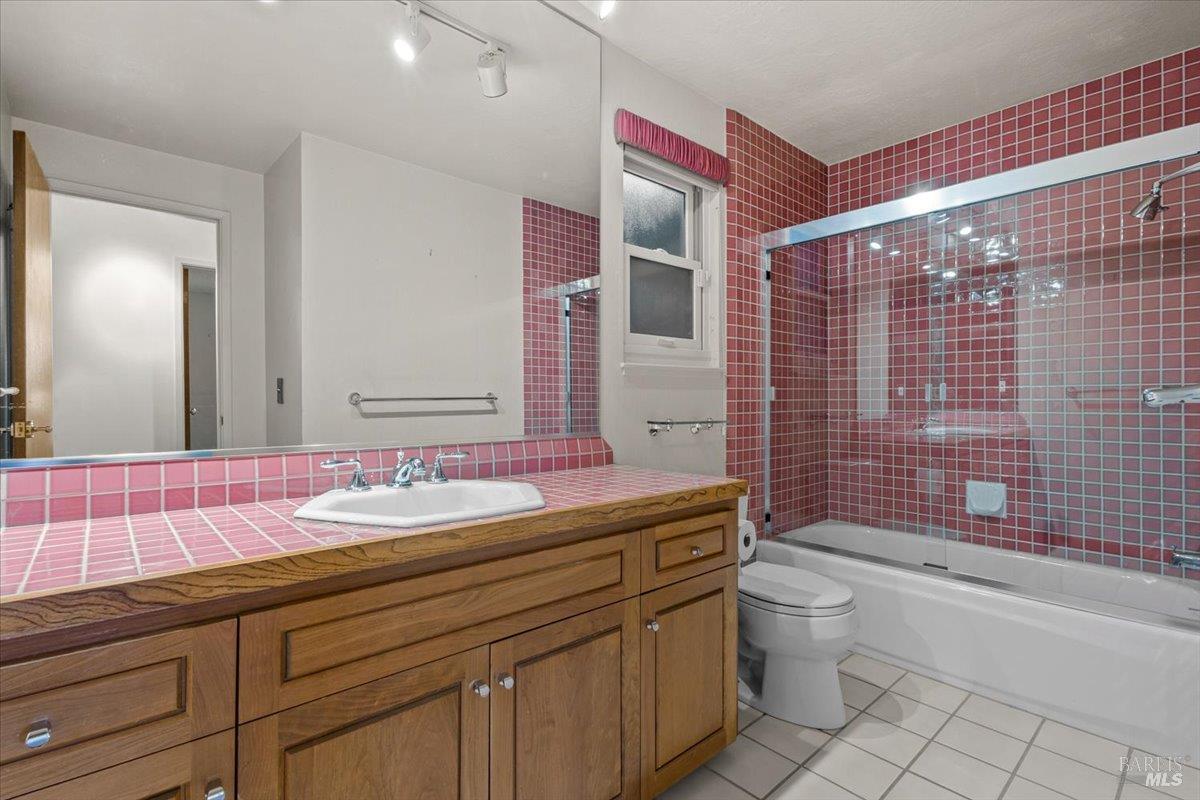 5 Wimbledon Court Novato CA 94949