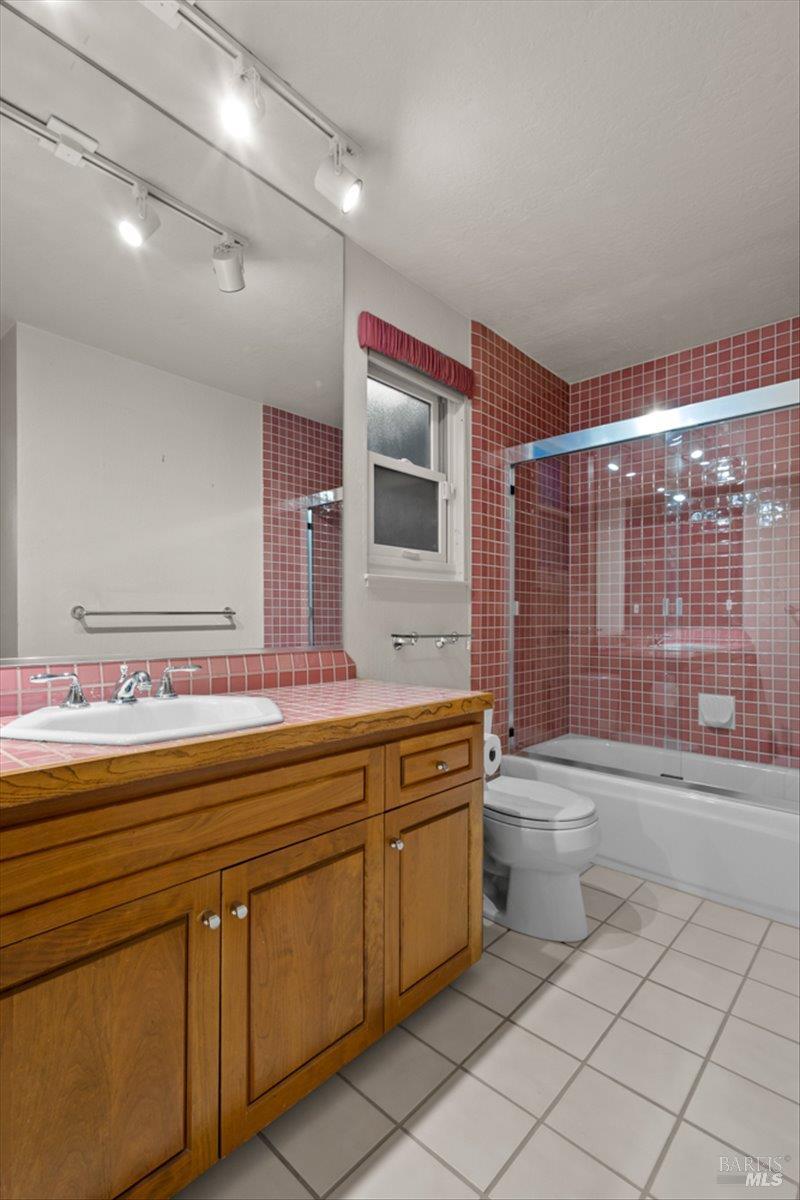 5 Wimbledon Court Novato CA 94949