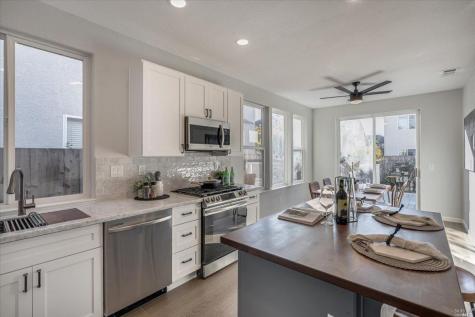 662 Decanter Circle Windsor CA 95492