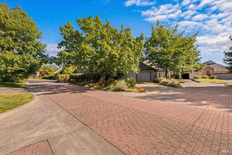 3 Vintage Court Petaluma CA 94954