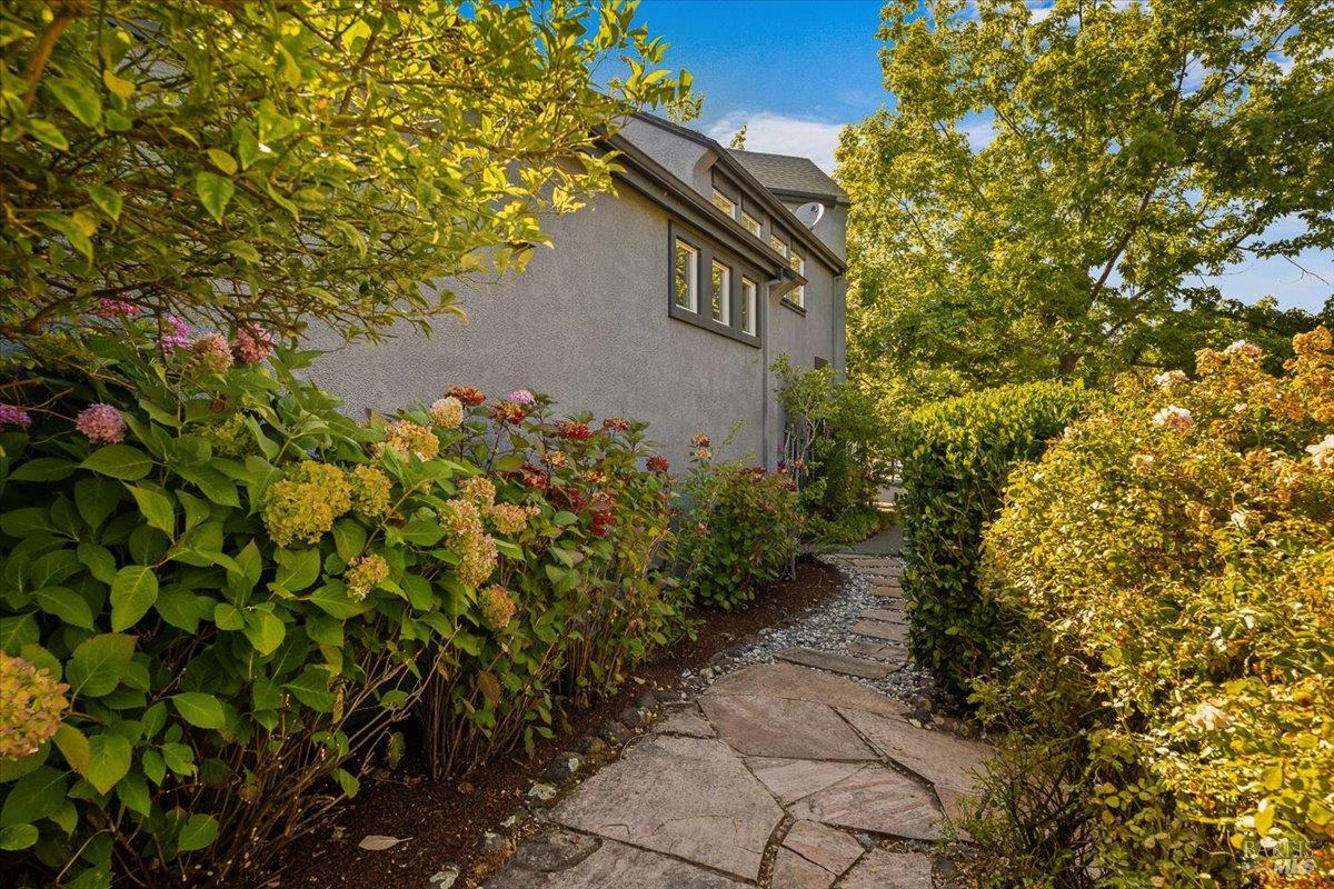 3 Vintage Court Petaluma CA 94954