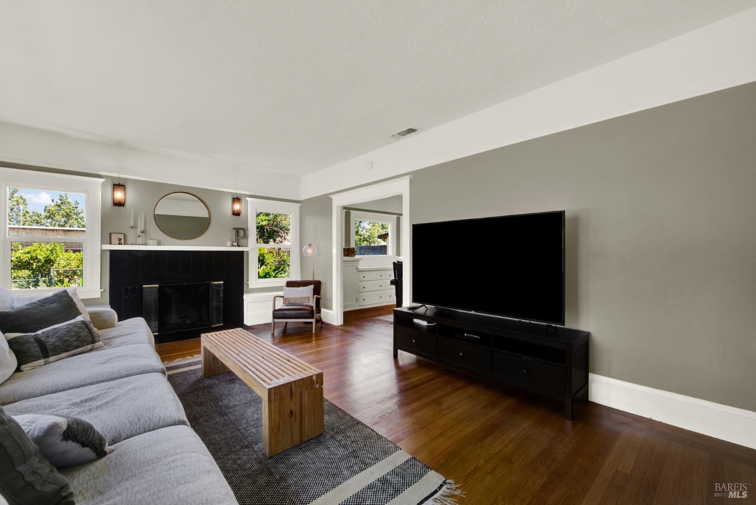 390 S 3rd Street Dixon CA 95620