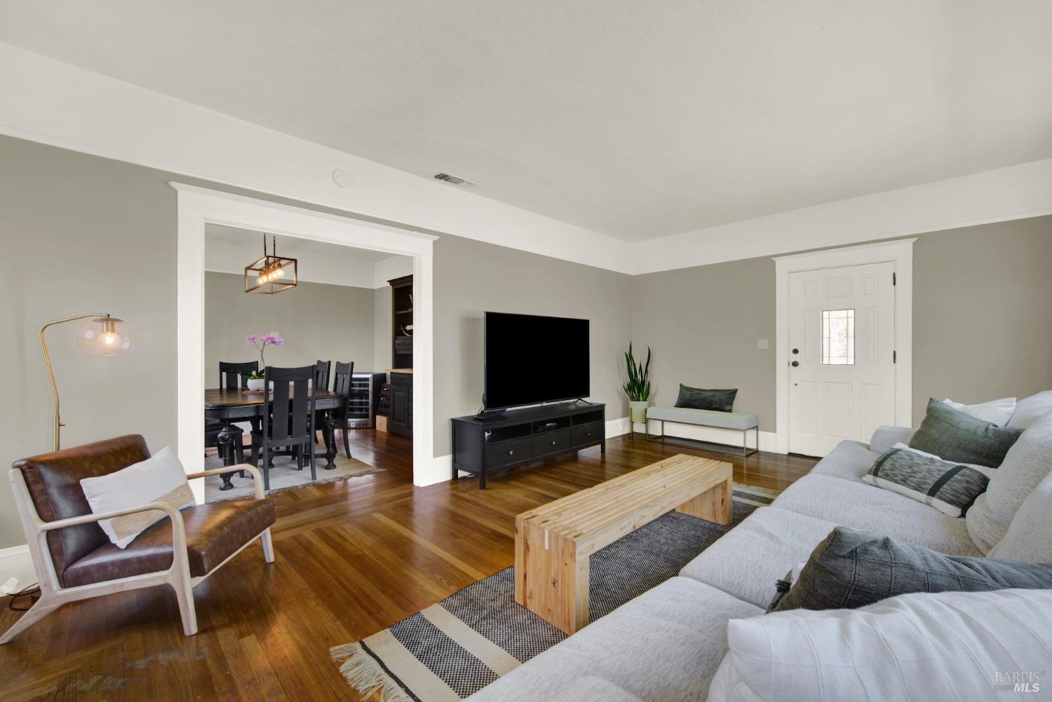 390 S 3rd Street Dixon CA 95620