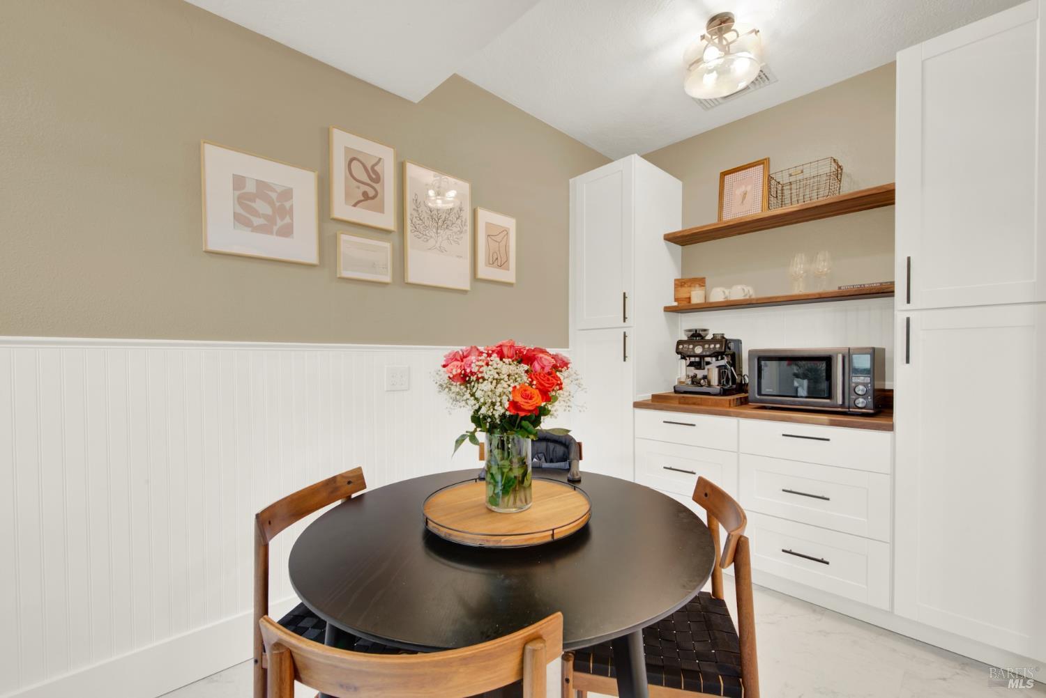 390 S 3rd Street Dixon CA 95620