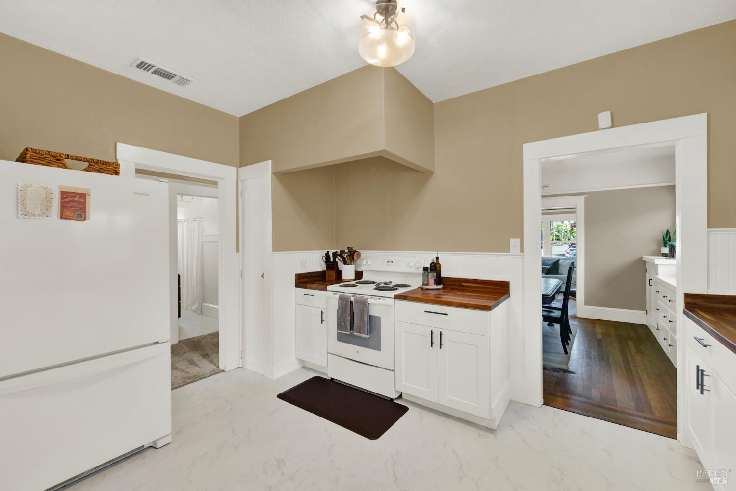 390 S 3rd Street Dixon CA 95620