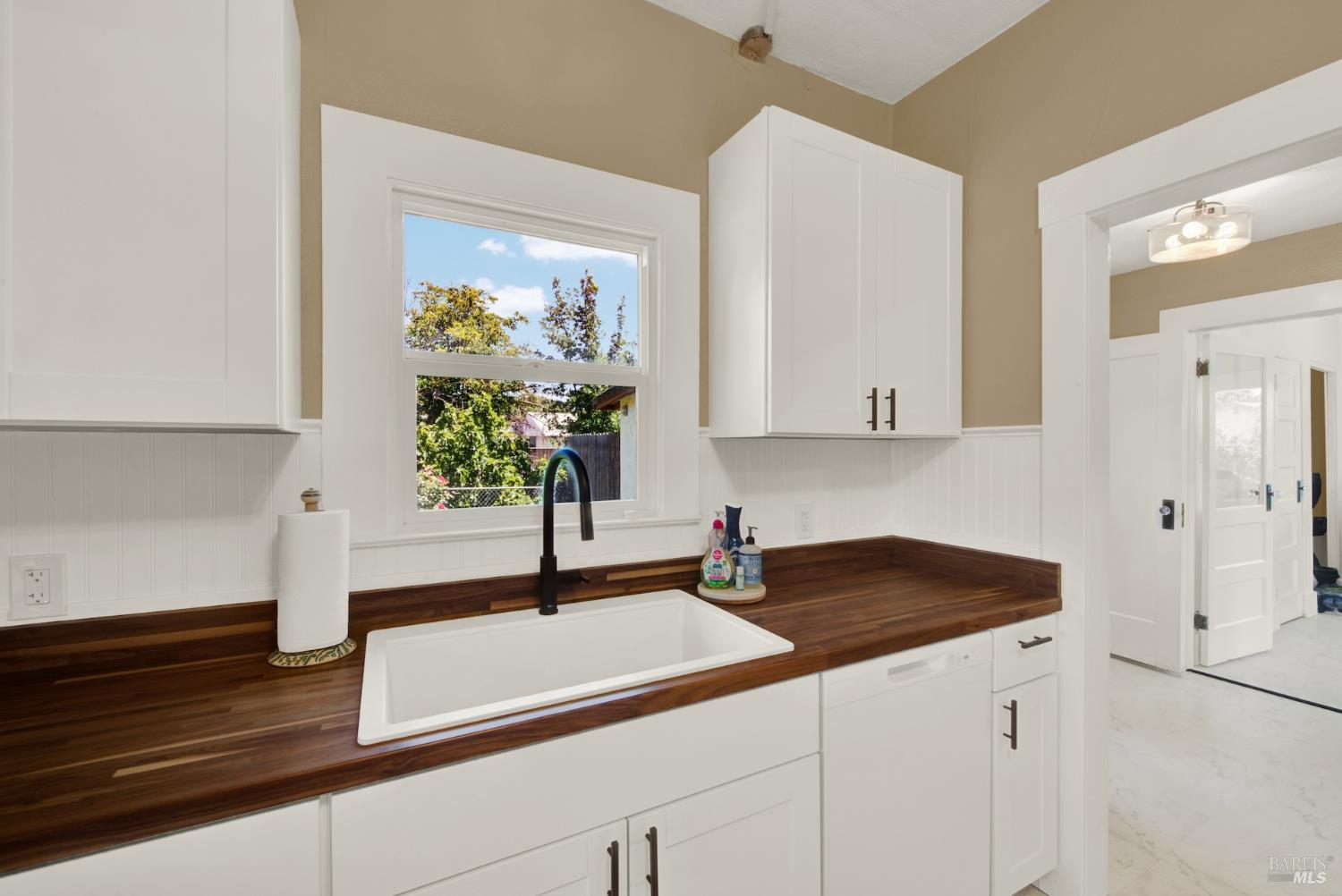 390 S 3rd Street Dixon CA 95620