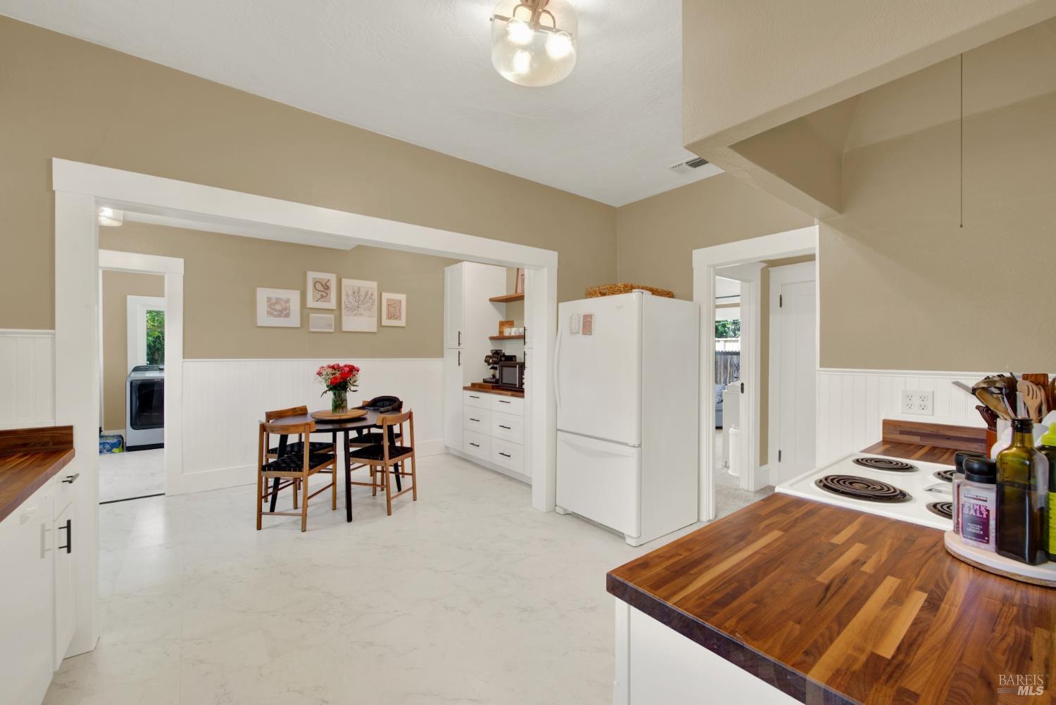 390 S 3rd Street Dixon CA 95620