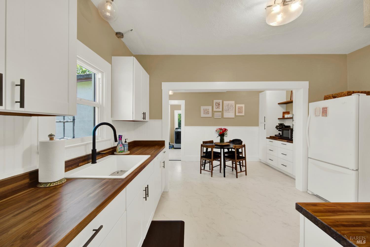 390 S 3rd Street Dixon CA 95620