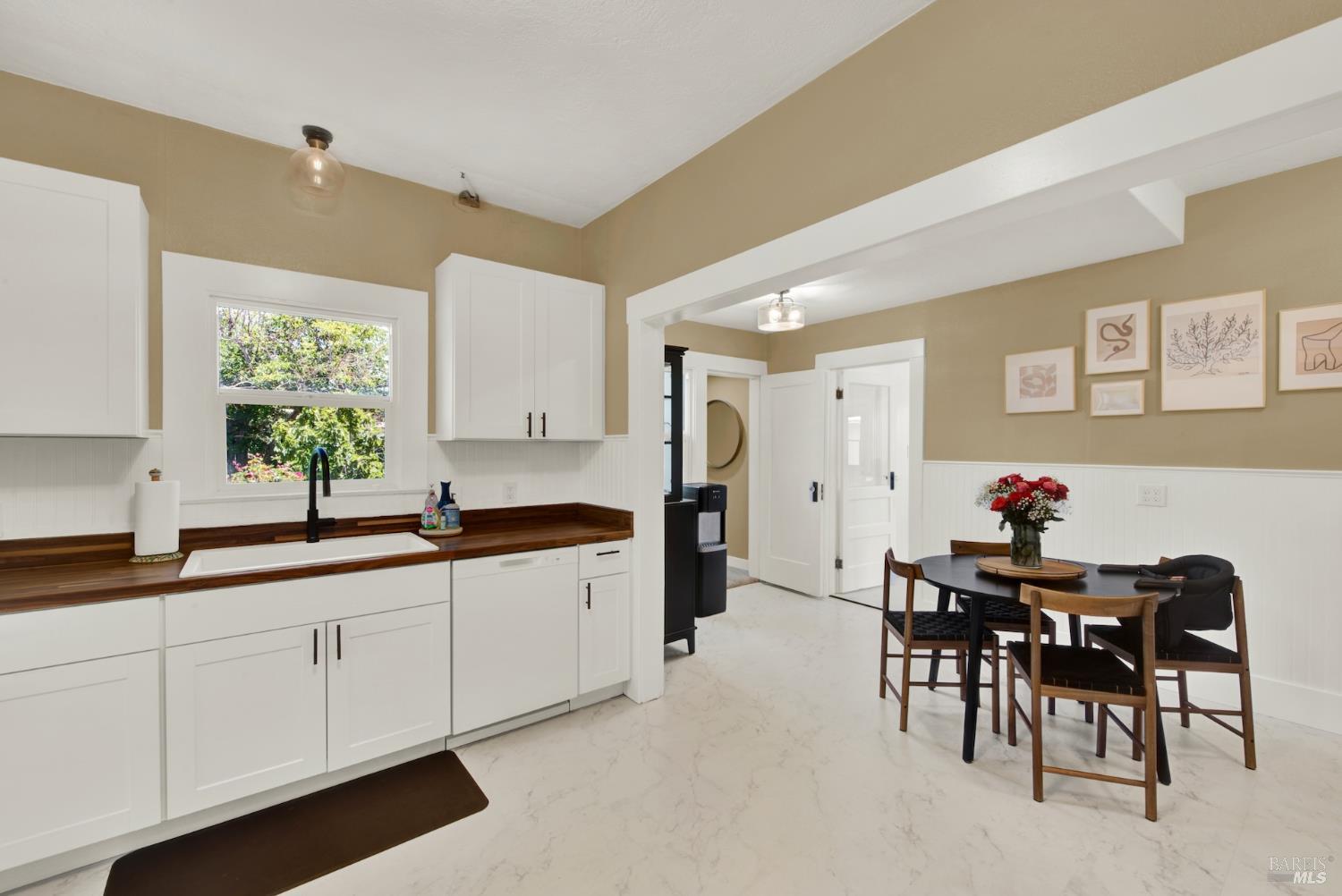 390 S 3rd Street Dixon CA 95620