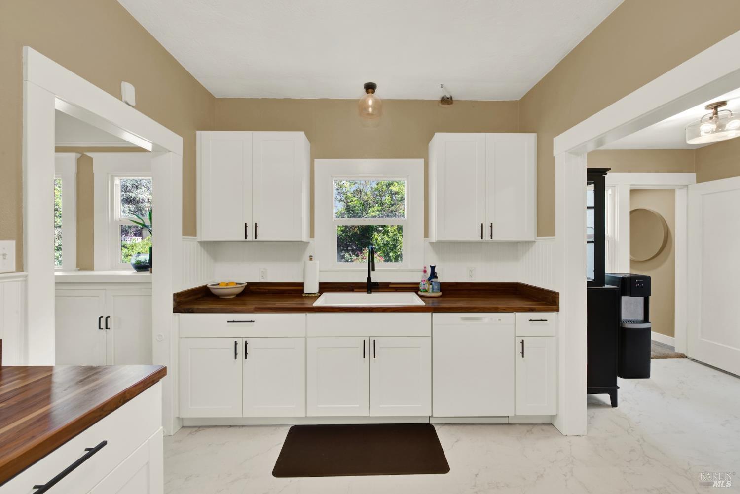 390 S 3rd Street Dixon CA 95620
