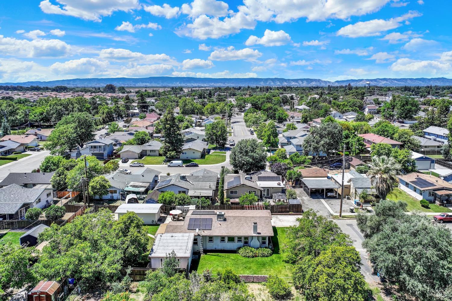 390 S 3rd Street Dixon CA 95620
