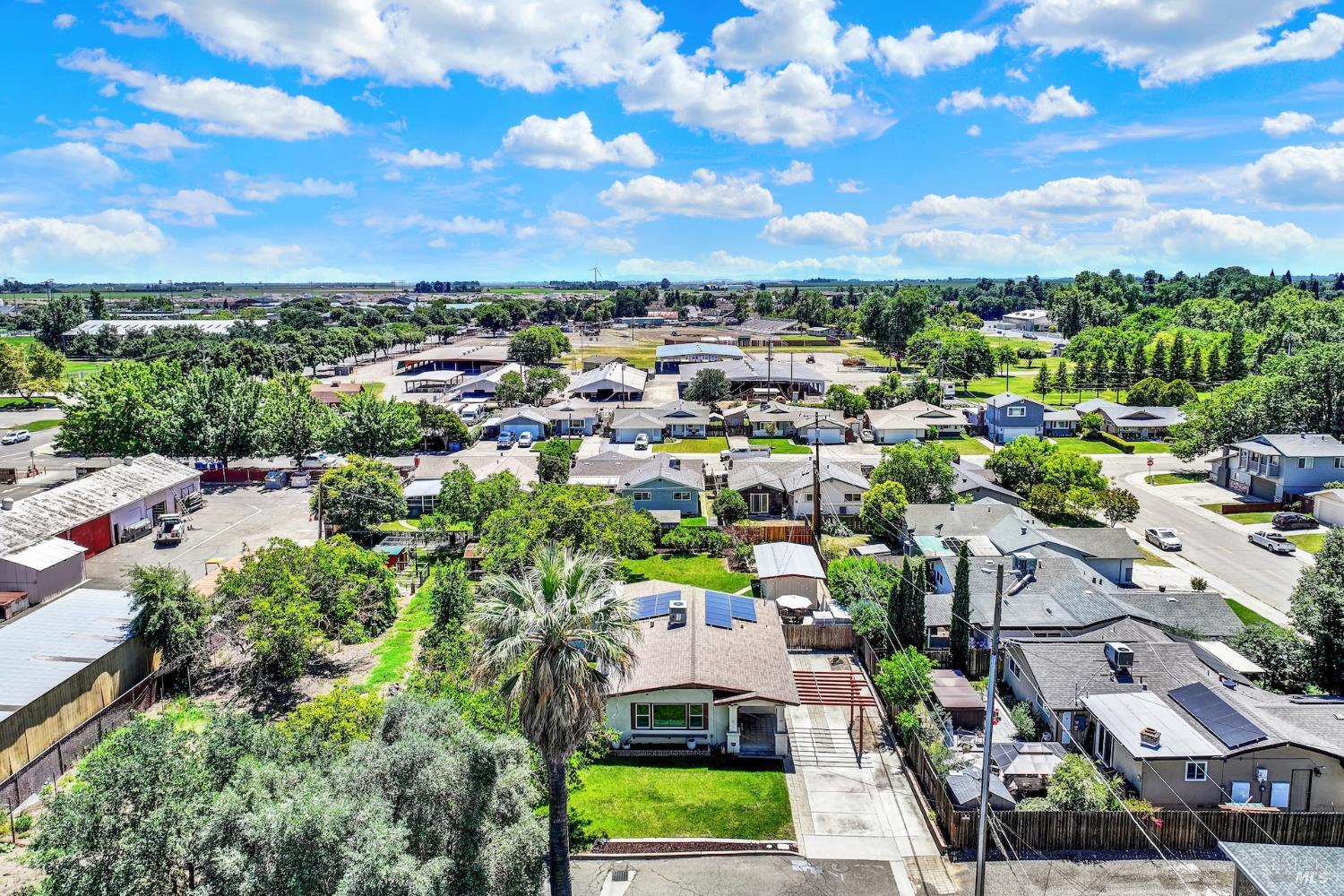 390 S 3rd Street Dixon CA 95620
