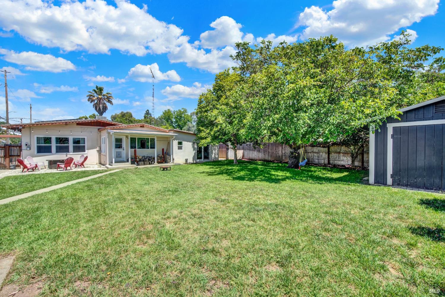 390 S 3rd Street Dixon CA 95620