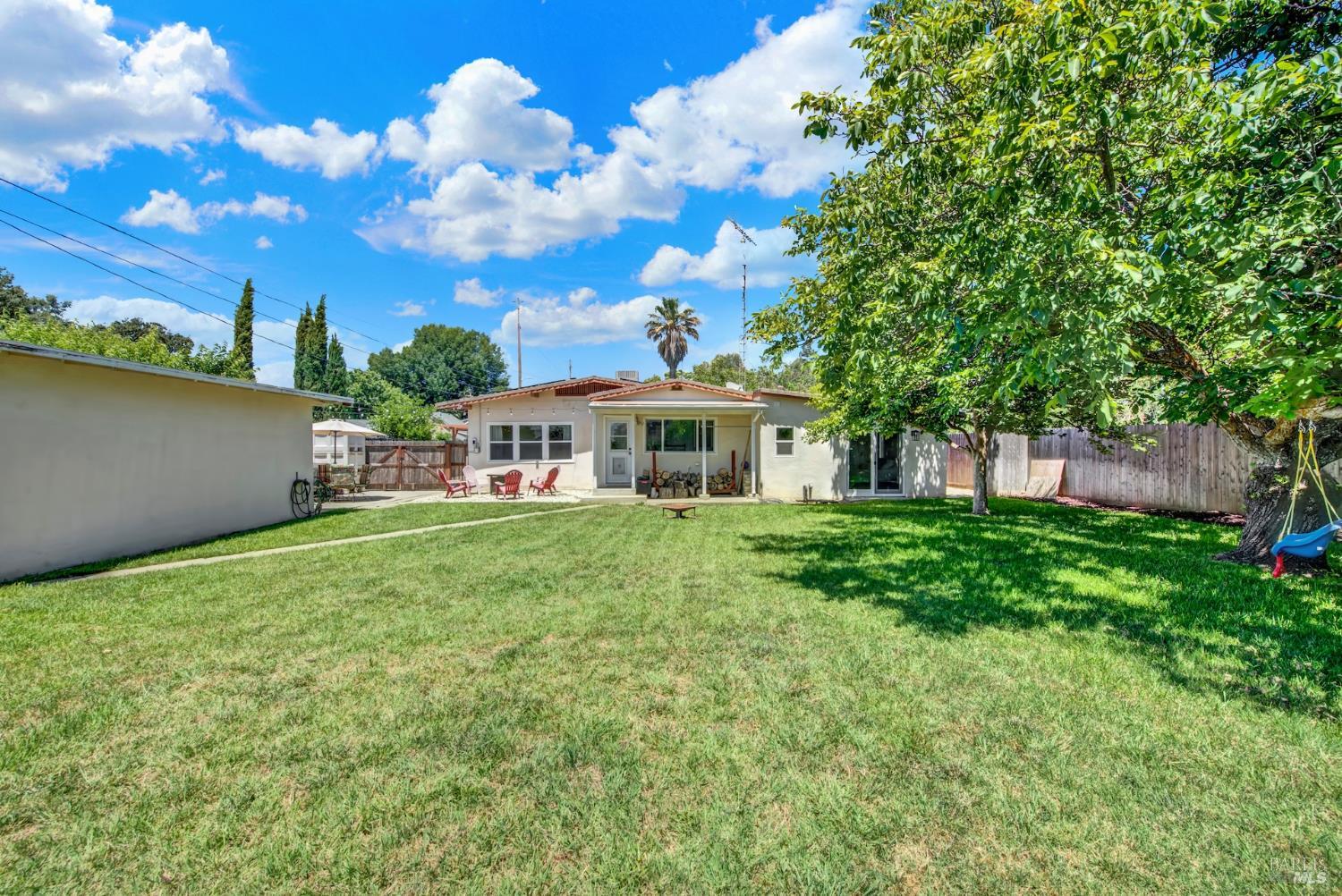 390 S 3rd Street Dixon CA 95620