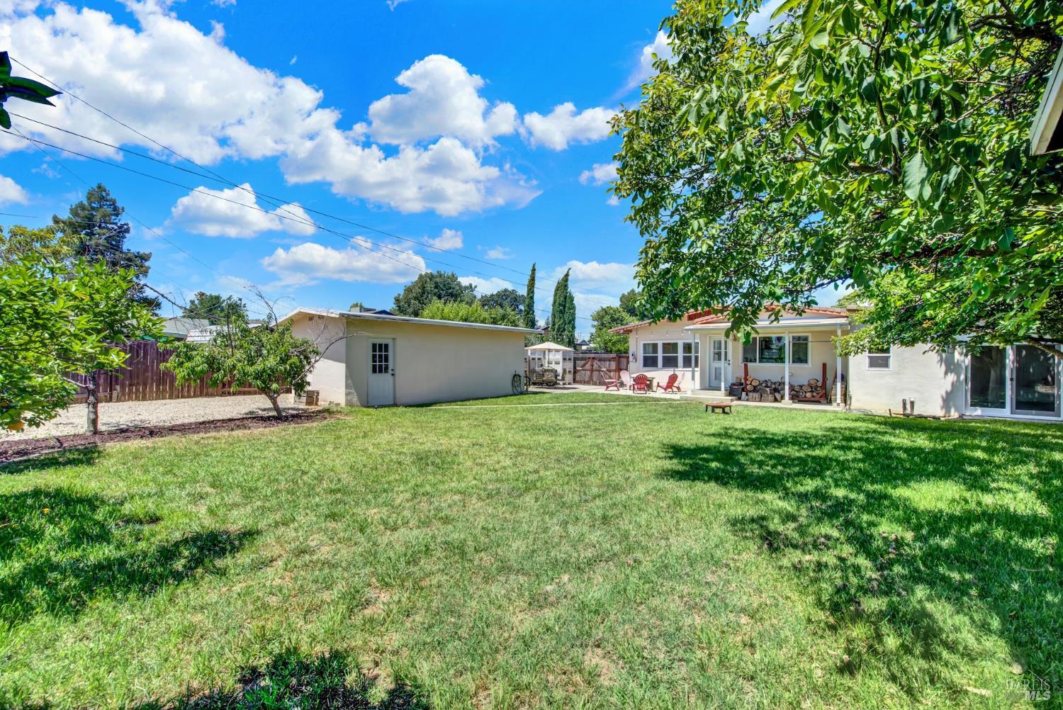 390 S 3rd Street Dixon CA 95620