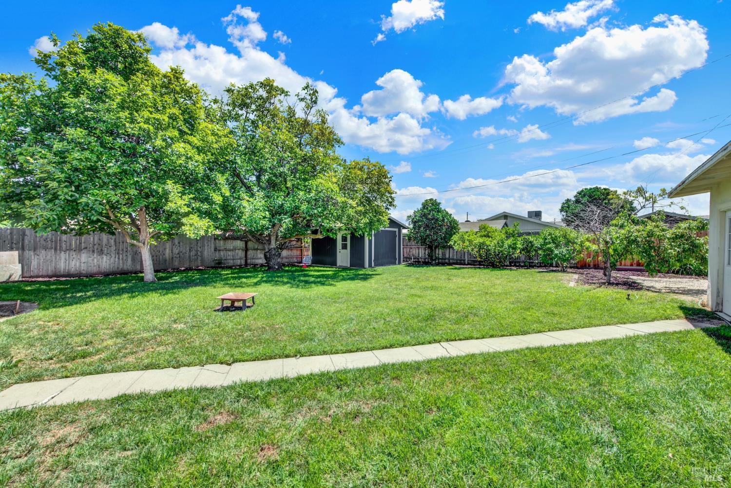 390 S 3rd Street Dixon CA 95620