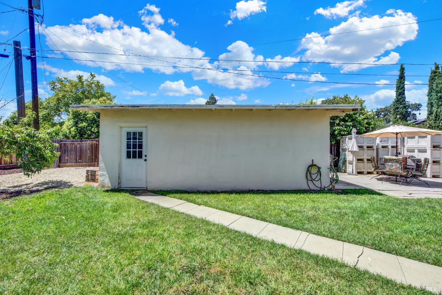 390 S 3rd Street Dixon CA 95620