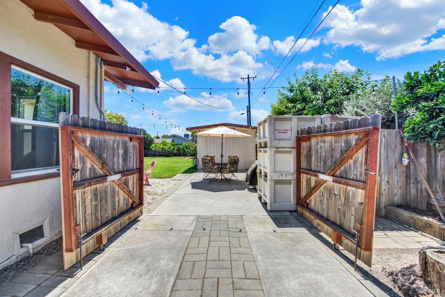 390 S 3rd Street Dixon CA 95620