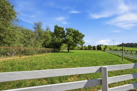 4320 Roblar Road Petaluma CA 94952