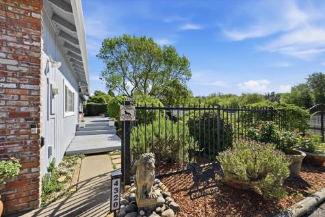 4320 Roblar Road Petaluma CA 94952