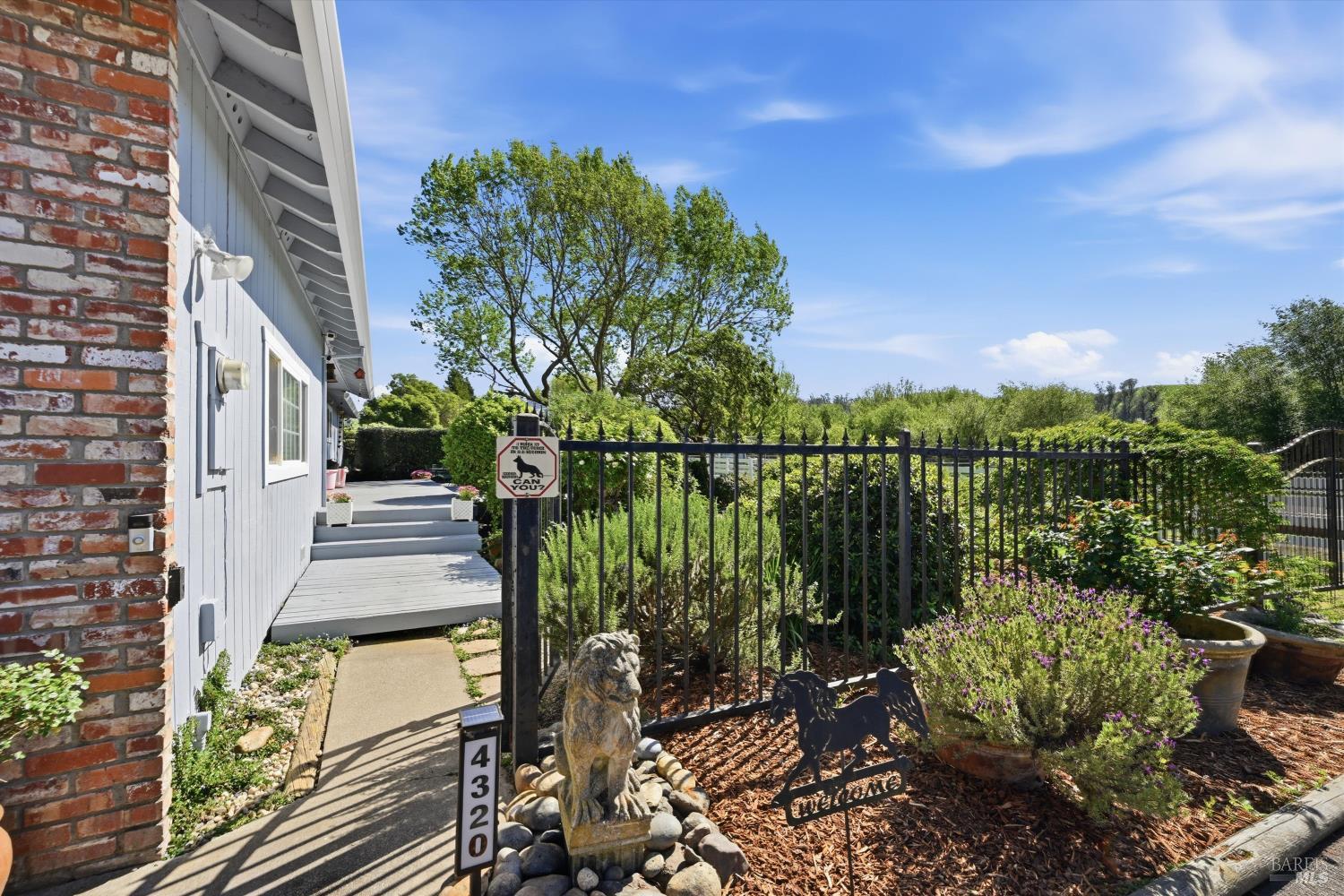 4320 Roblar Road Petaluma CA 94952