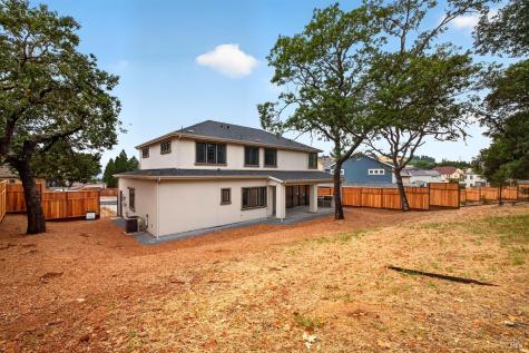 1913 Carlile Place Santa Rosa CA 95403