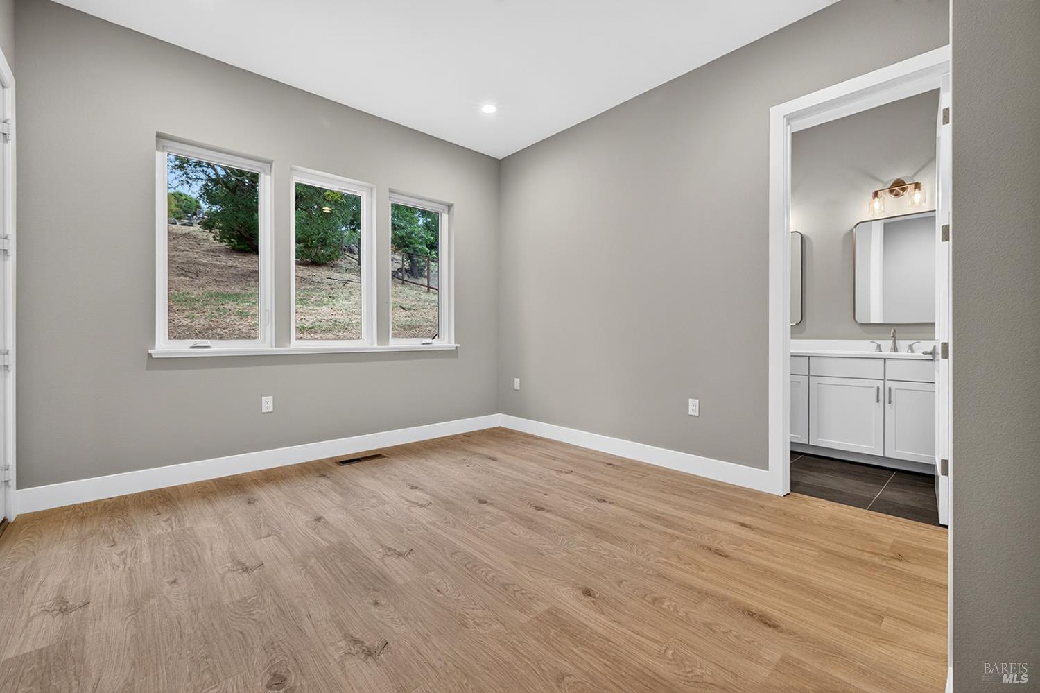 1913 Carlile Place Santa Rosa CA 95403