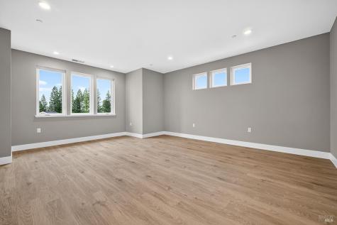 1913 Carlile Place Santa Rosa CA 95403