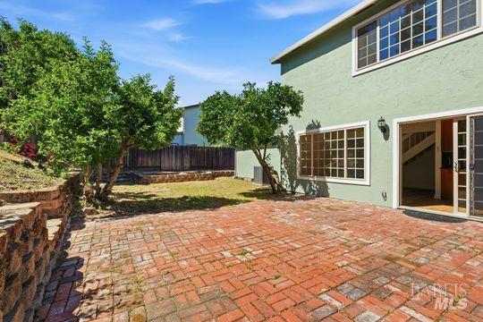 208 Essex Way Benicia CA 94510