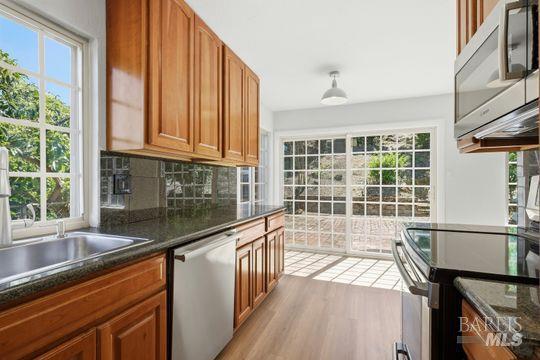 208 Essex Way Benicia CA 94510