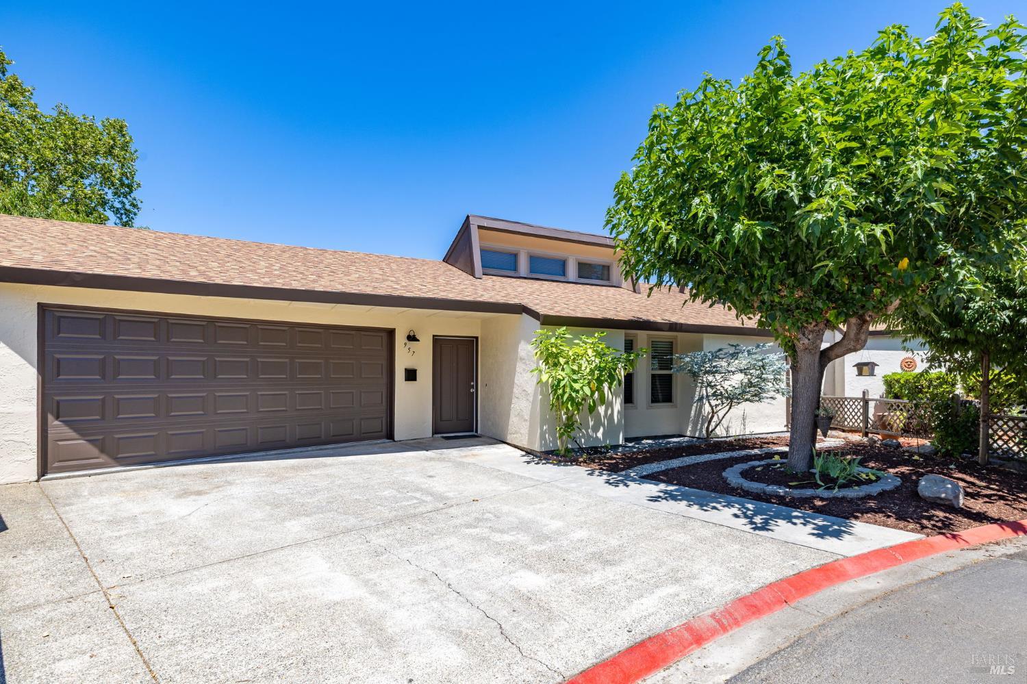957 W 8th Street Santa Rosa CA 95401