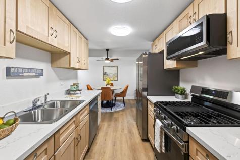 957 W 8th Street Santa Rosa CA 95401