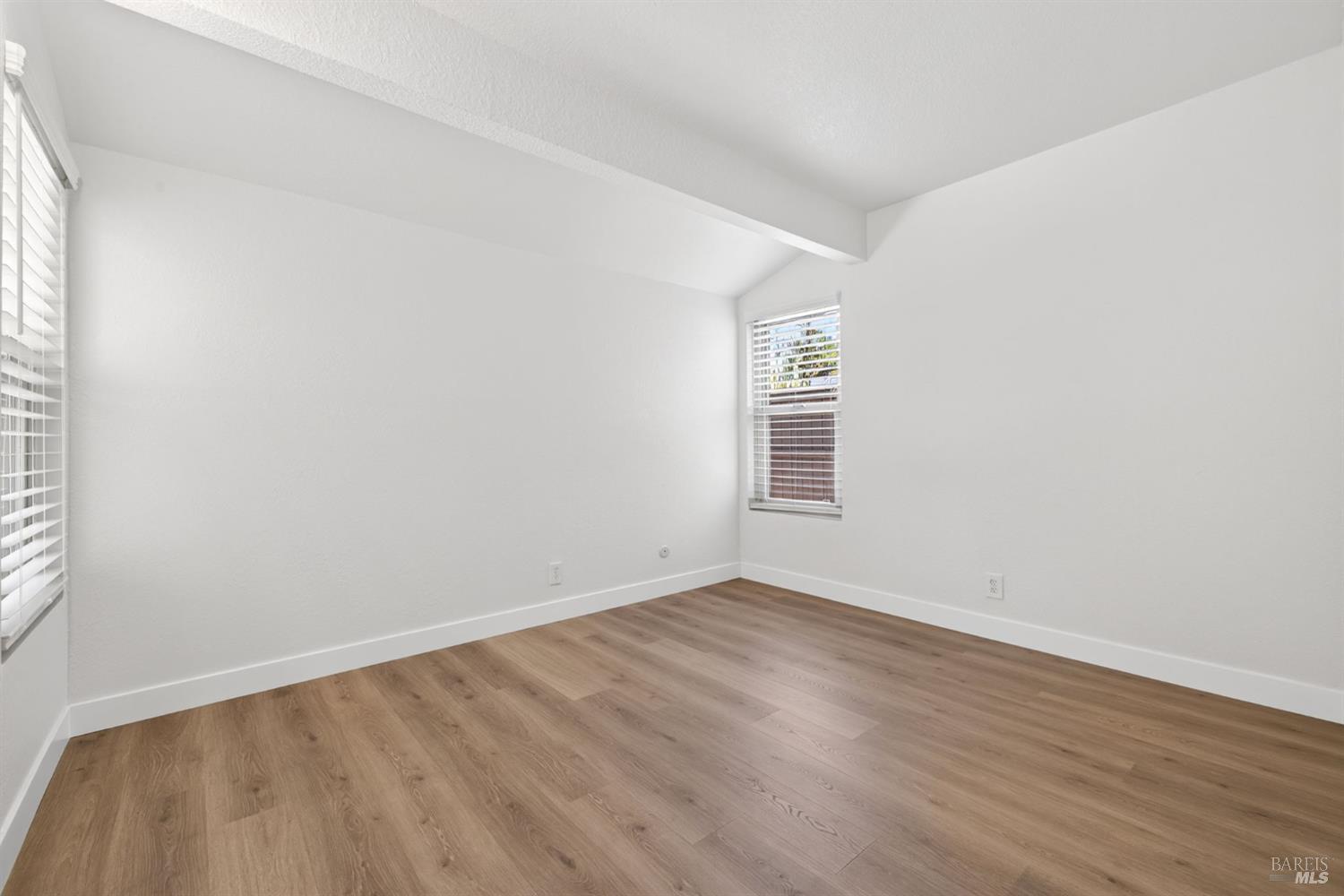 957 W 8th Street Santa Rosa CA 95401