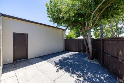 957 W 8th Street Santa Rosa CA 95401