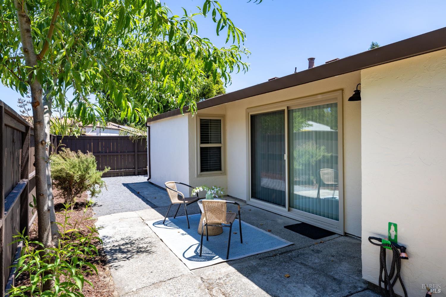 957 W 8th Street Santa Rosa CA 95401