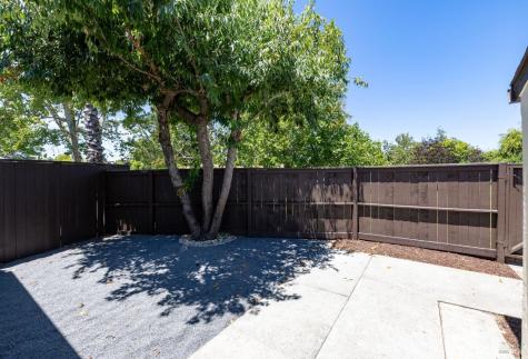 957 W 8th Street Santa Rosa CA 95401