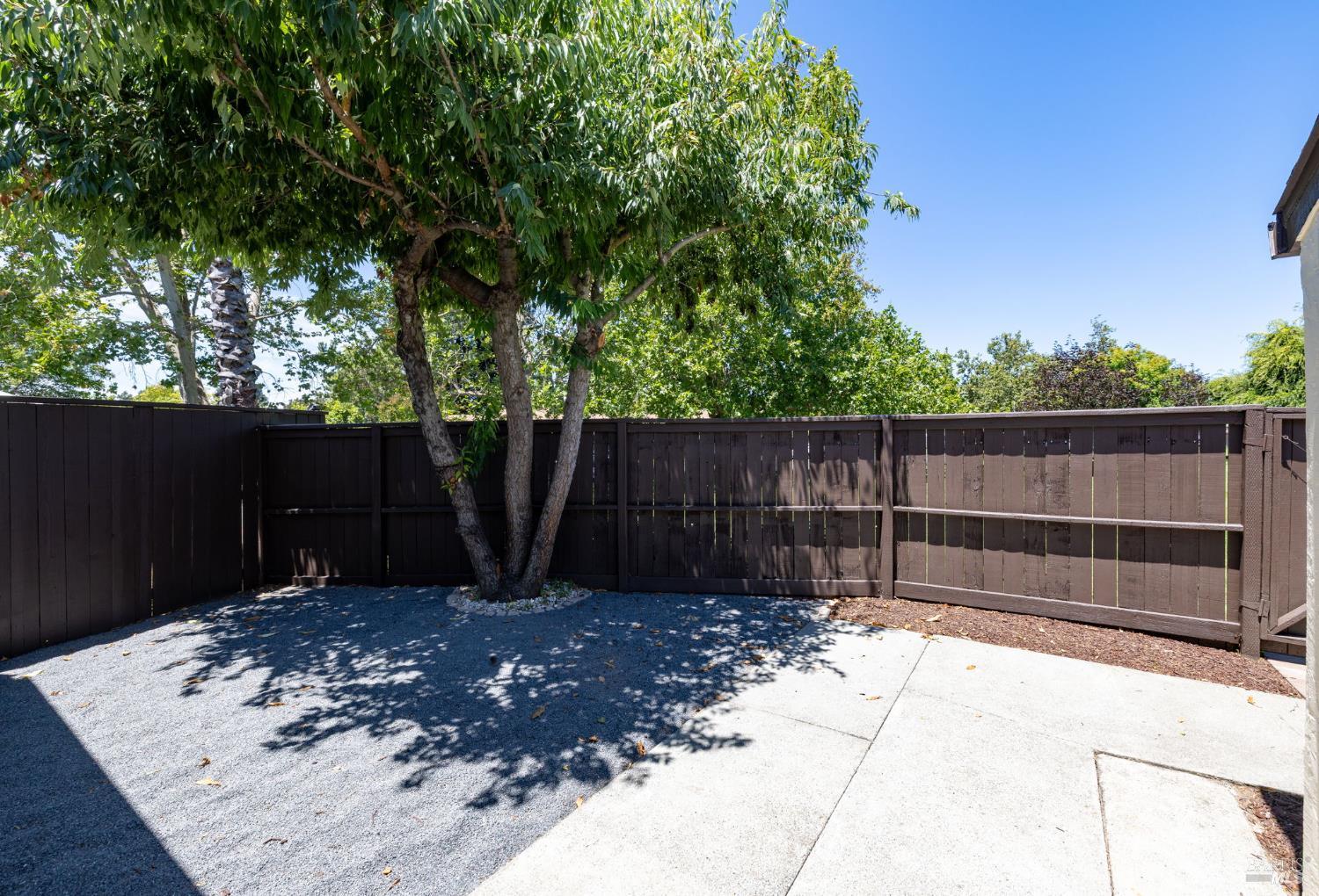 957 W 8th Street Santa Rosa CA 95401