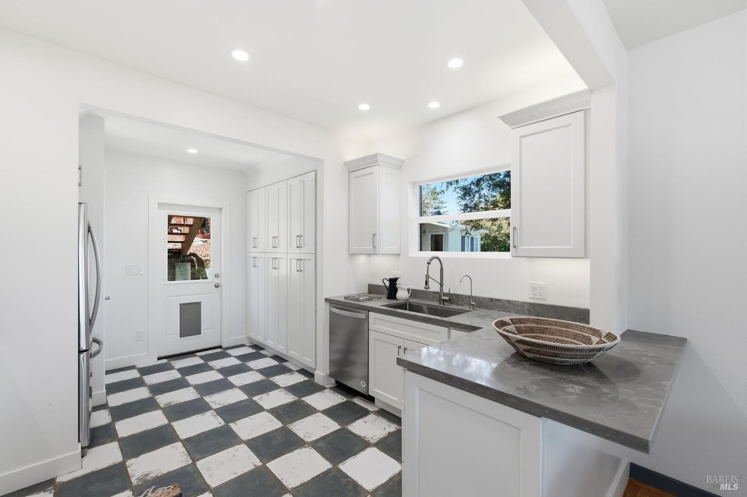 130 Edison Avenue Corte Madera CA 94925