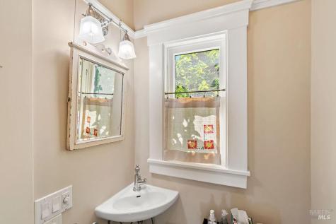 437 North Street Healdsburg CA 95448