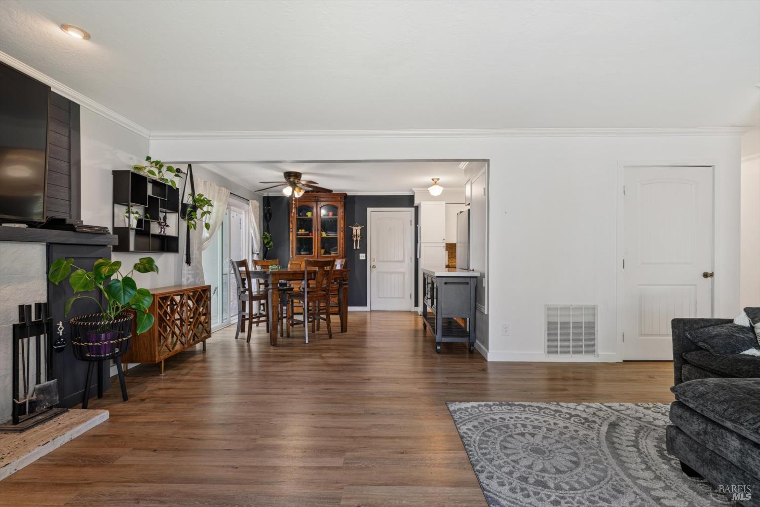 1386 Mcminn Avenue Santa Rosa CA 95407